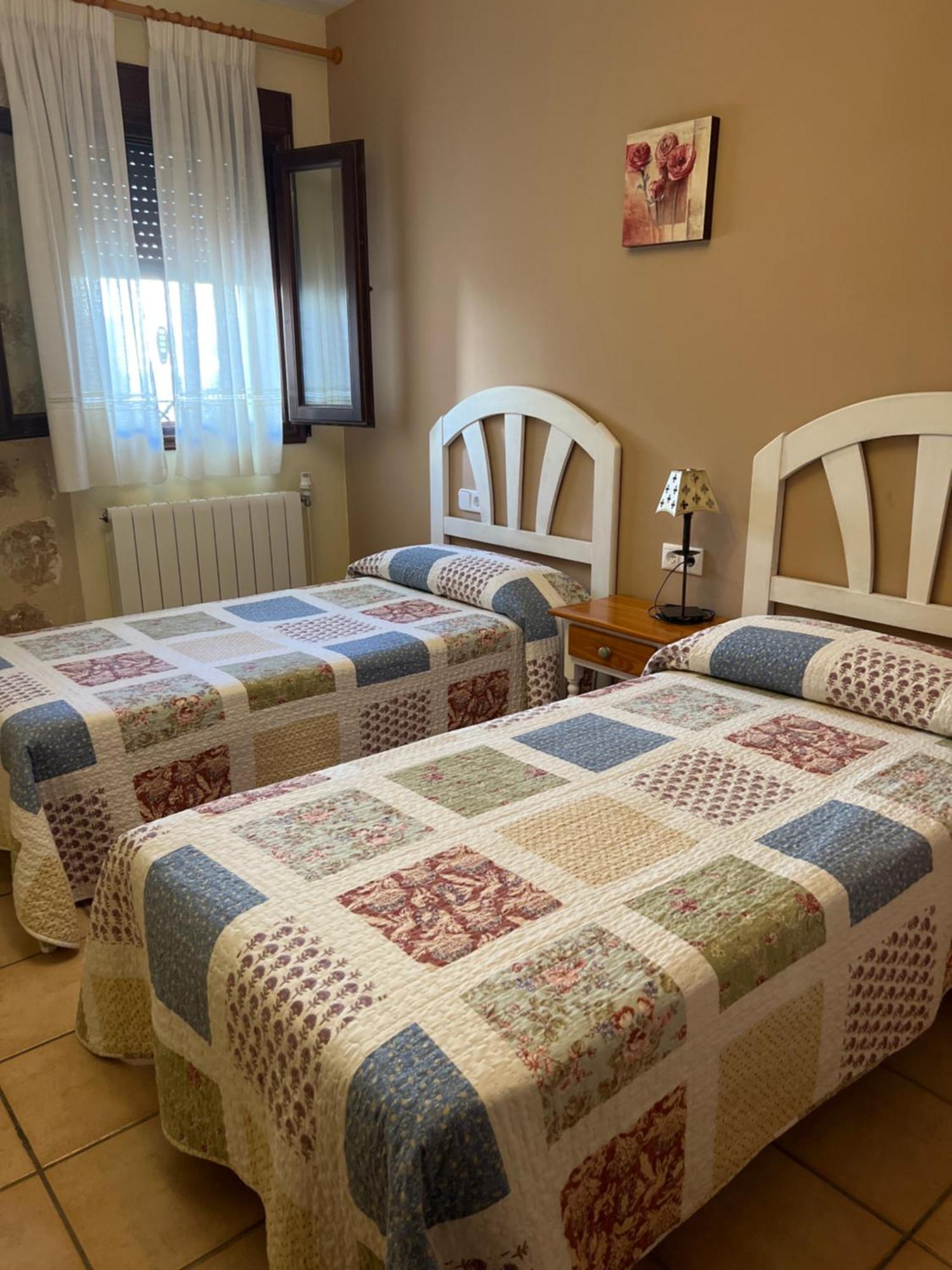 Apartamentos Los Parrales Вильяльба-де-ла-Сьерра Экстерьер фото