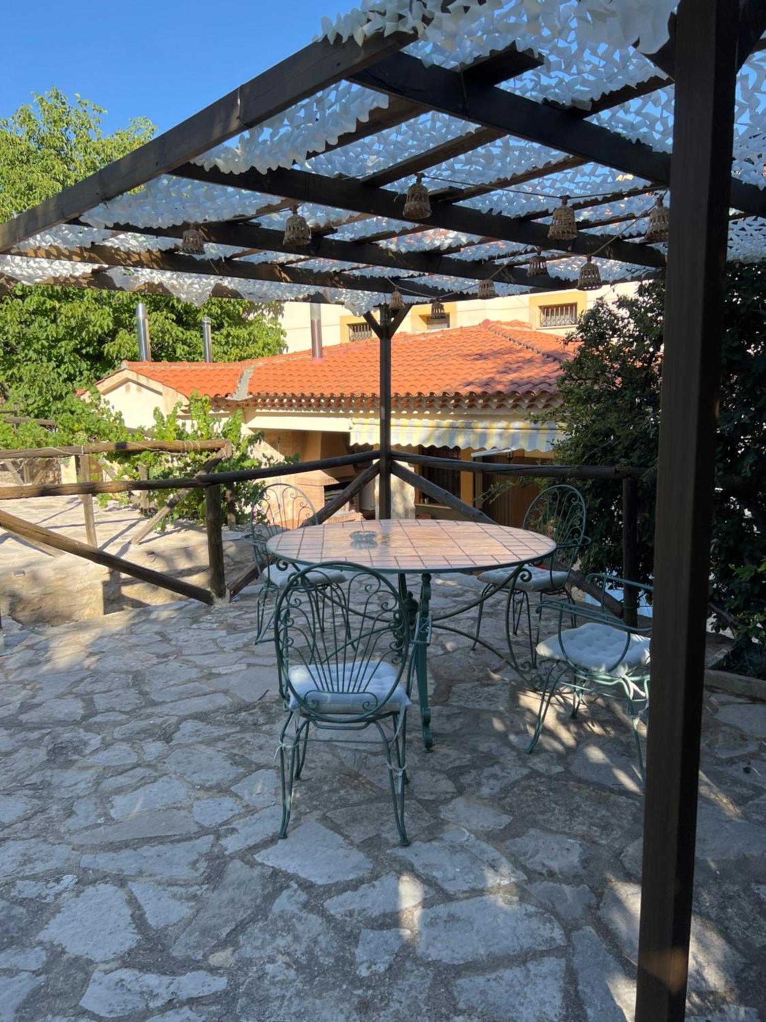 Apartamentos Los Parrales Вильяльба-де-ла-Сьерра Экстерьер фото